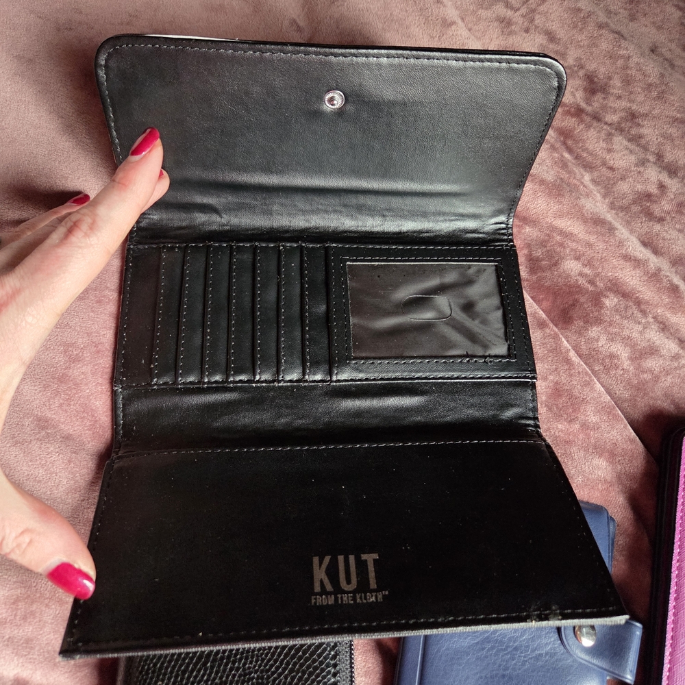 Random Lot Of Wallets! - Picture 4 of 7